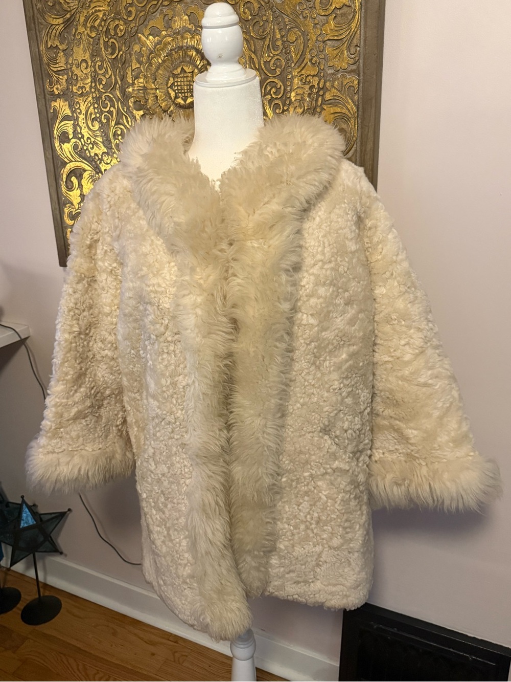 Vintage New Zealand Genuine Lambskin Wool Coat Ivory Curly Shearling Size 38